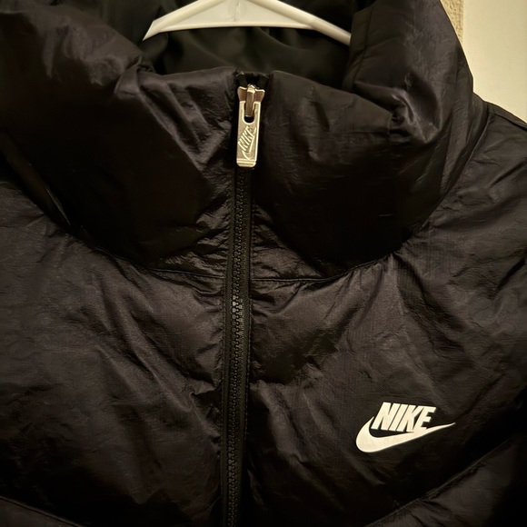 Nike Therma-FIT mid length puffer coat. NO HOOD, high collar, Small NWOT - Picture 3 of 5